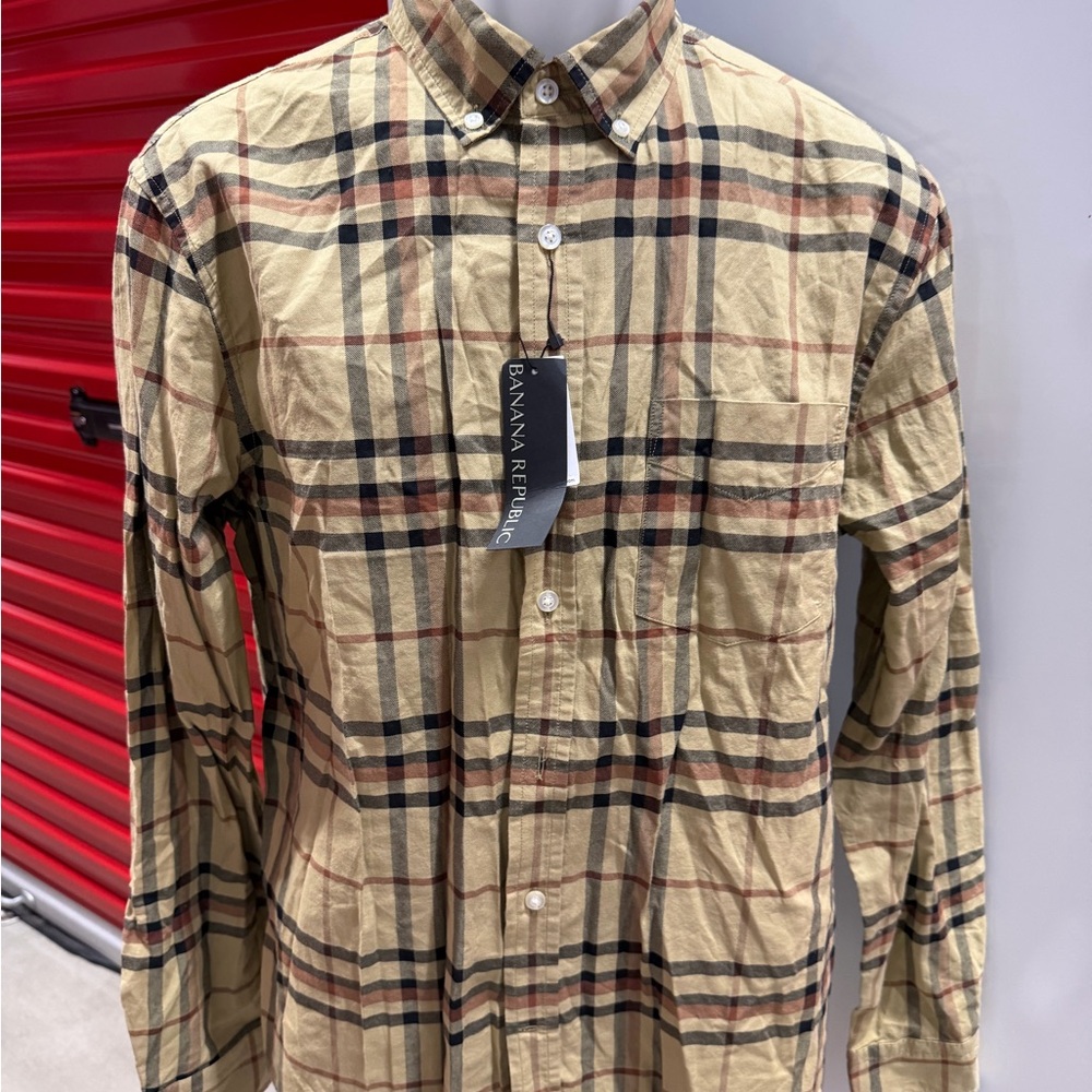 Banana Republic Men's Tan Plaid Button-Down Shirt with Black and Red Accents